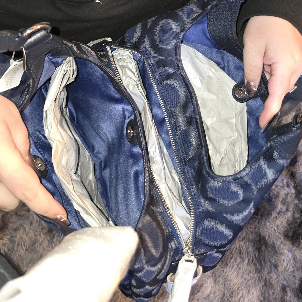 Elegant Blue Coach Women's Bag - Picture 5 of 6